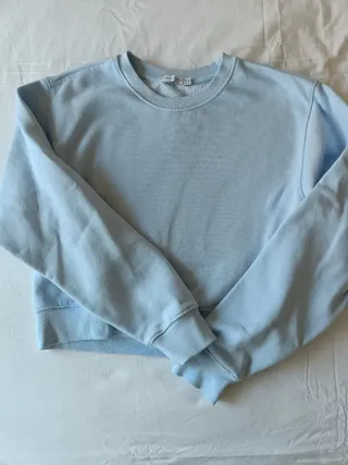 3 jerseys y 1 sudadera