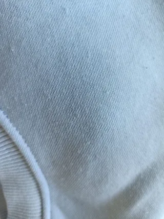 3 jerseys y 1 sudadera