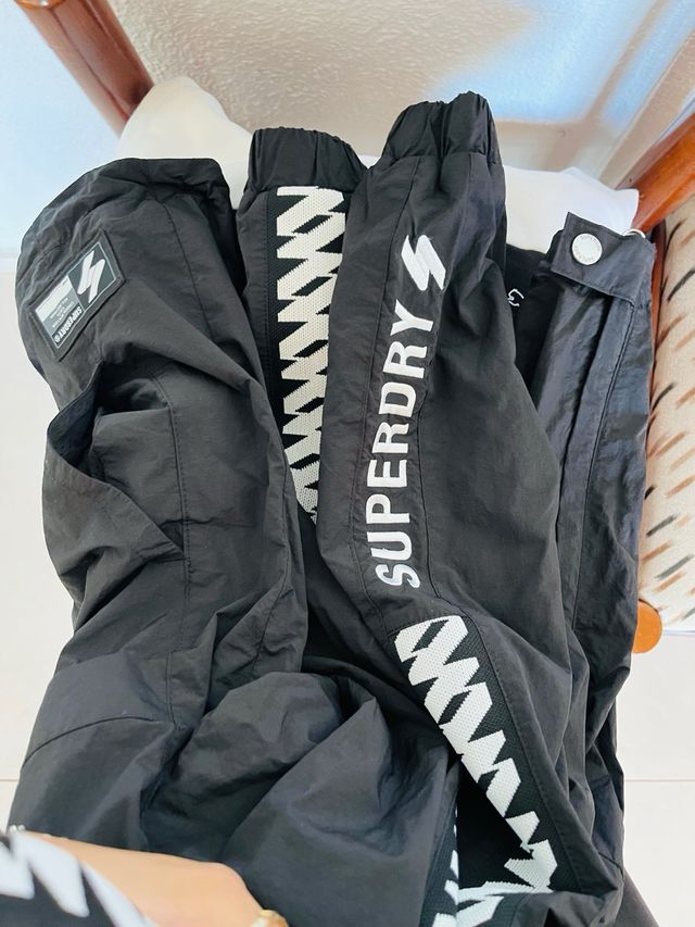 Chaqueta Superdry Negra