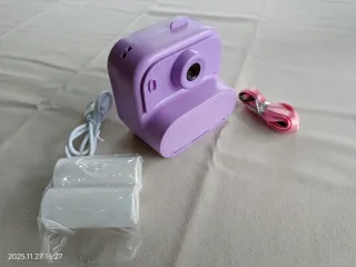 Fotocamera istantanea stile Polaroid Viola