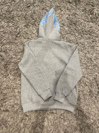 Sudadera Syna Gris con Diseño Azul