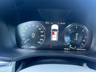 Volvo XC60 Momentum AWD Poolestar