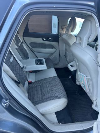 Volvo XC60 Momentum AWD Poolestar