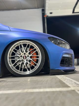 Llantas tipo BBS negras con aro pulido 19”