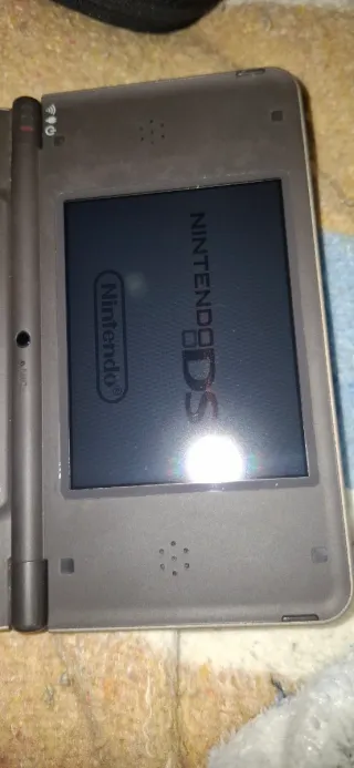 Nintendo DSi XL *LEER*