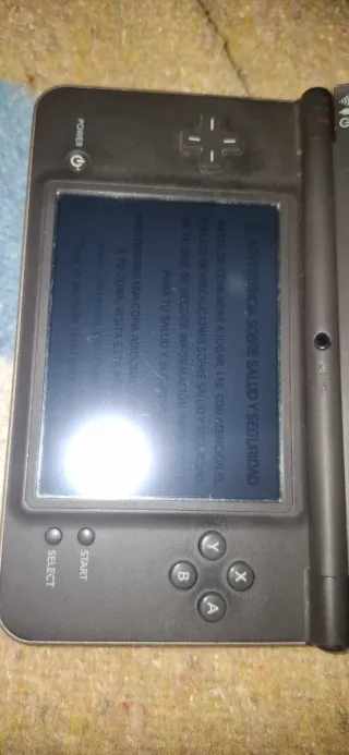 Nintendo DSi XL *LEER*