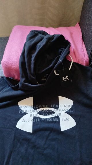 SUDADERA UNDER AMOUR NUEVA A EXTRENAR