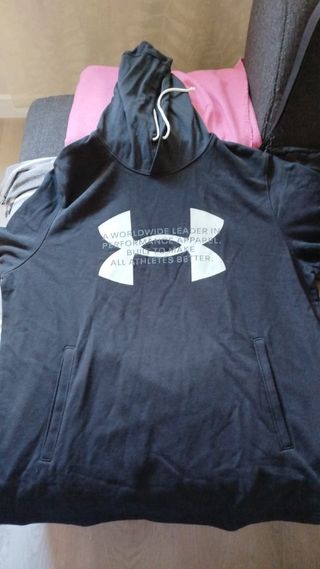 SUDADERA UNDER AMOUR NUEVA A EXTRENAR