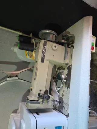 Máquina de coser triple arrastre FOMAX