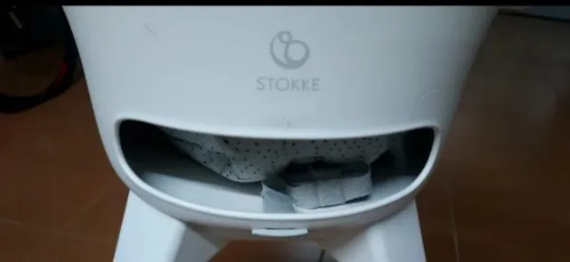 Trona Stokke smontabile con piedi in legno