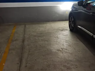 Se alquila plaza para moto