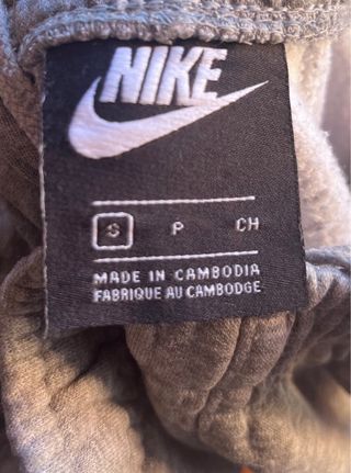 Pantalón Nike Gris