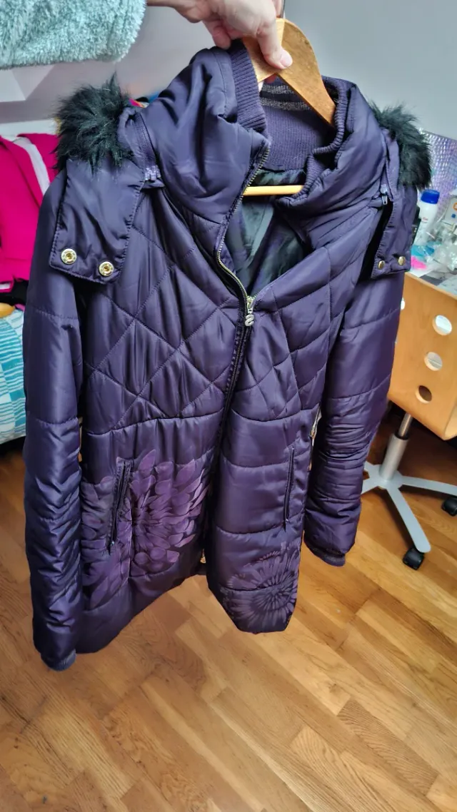 Chaqueta invierno Desigual morada