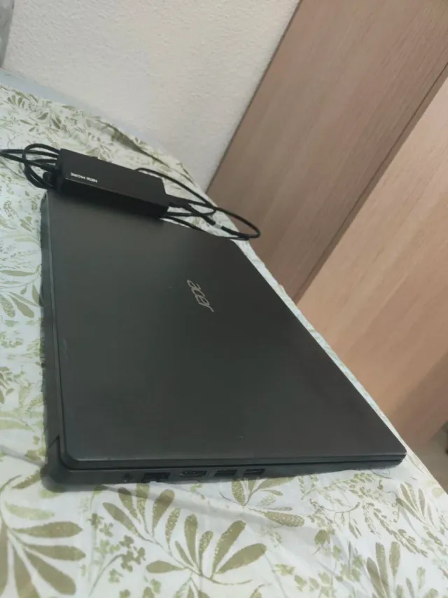 Vendo Laptop Acer N19H1 prácticamente nueva.