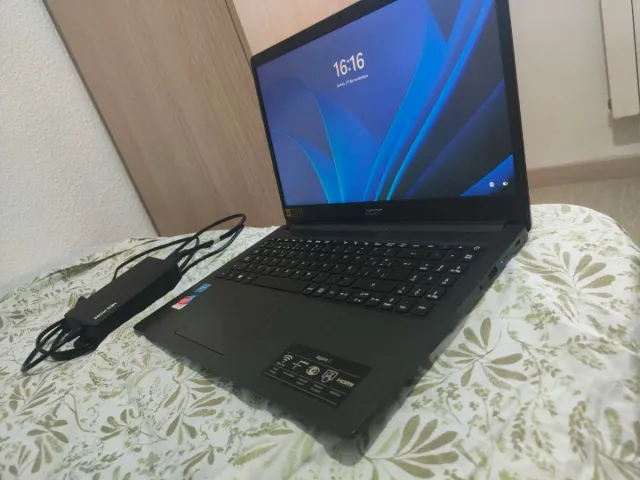 Vendo Laptop Acer N19H1 prácticamente nueva.