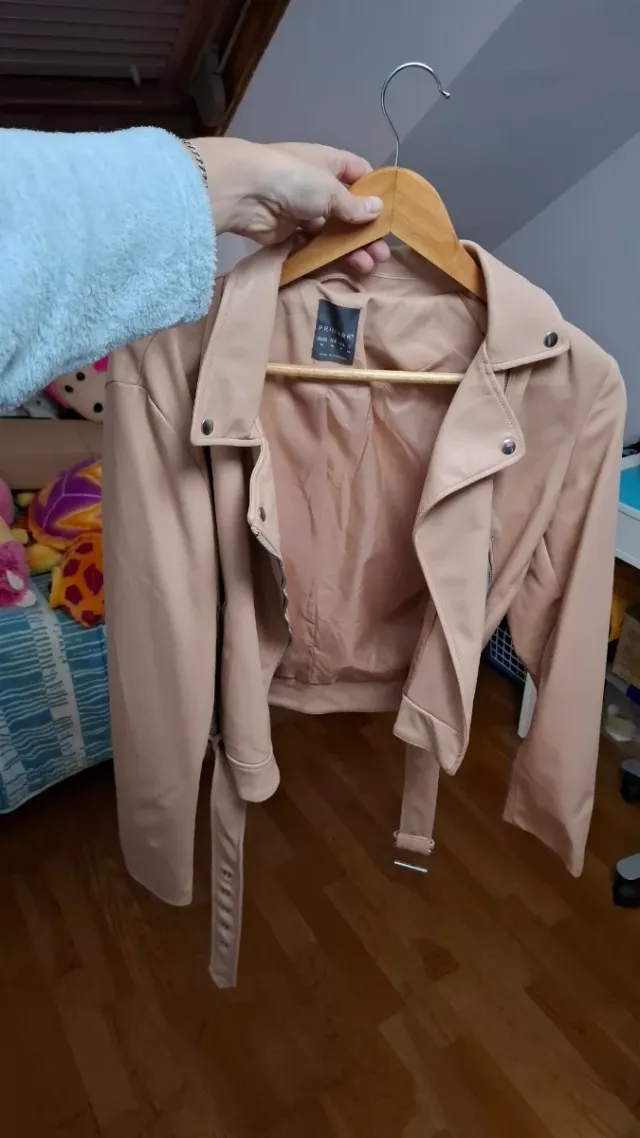 Abrigo tipo biker Primark beige Talla XS