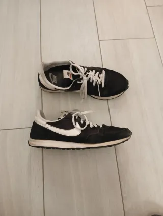 Zapatillas Nike Talla 41 Negras y Blancas