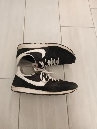 Zapatillas Nike Talla 41 Negras y Blancas