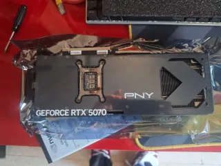 Tarjeta Gráfica PNY GeForce RTX 5070 12GB