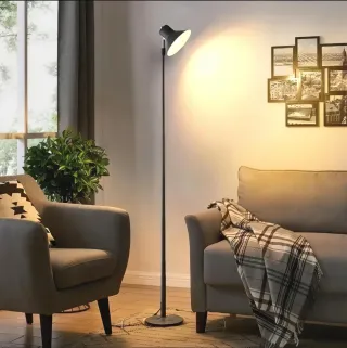 Lámpara de pie negra moderna