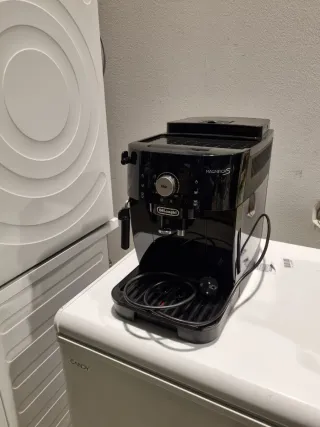 Cafetera DeLonghi Magnifica S Superautomática