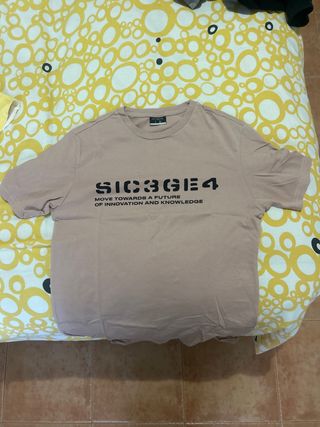 Camiseta rosa con estampado SIC3GE4