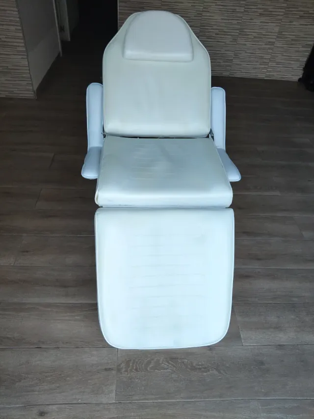 Camilla QUIRUMED estética hidráulica y giratoria