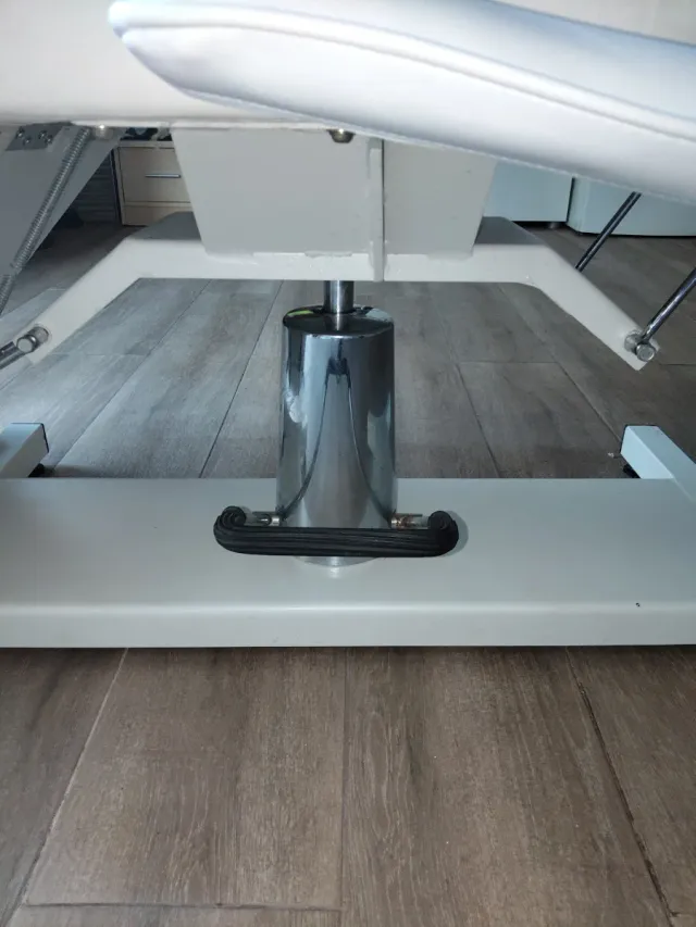 Camilla QUIRUMED estética hidráulica y giratoria