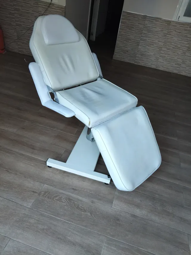 Camilla QUIRUMED estética hidráulica y giratoria