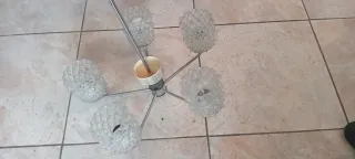 Lampadario in vetro e metallo