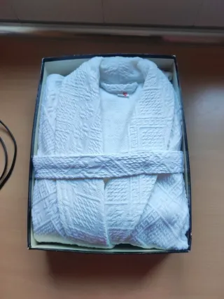Albornoz Piqué Algodón Talla M Nuevo Caja