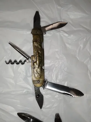 4 navajas multiherramientas antiguas