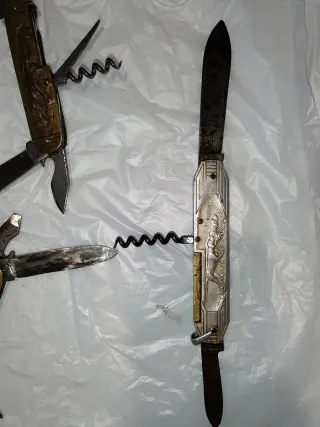 4 navajas multiherramientas antiguas