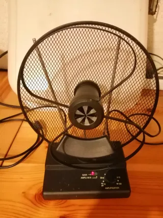 Antena TV Interior Amplificada