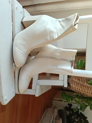 Botines blancos tacón