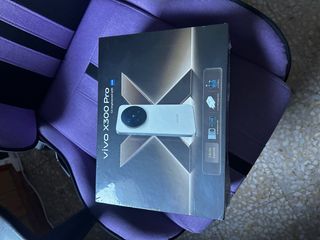 Vivo X300 Pro Bianco + cuffie completamente NUOVO