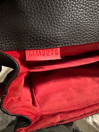 Borsa Louis Vuitton Nera con Dettagli Rossi