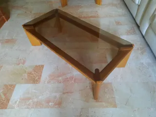 Tavolino in legno e cristallo