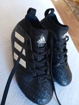 Zapatillas fútbol niño Adidas negras