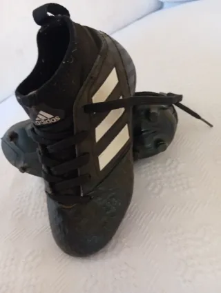 Zapatillas fútbol niño Adidas negras