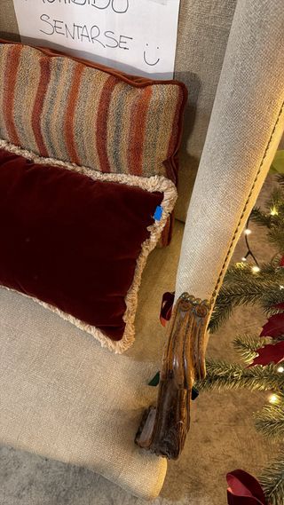 Butaca clásica madera y tela damasco