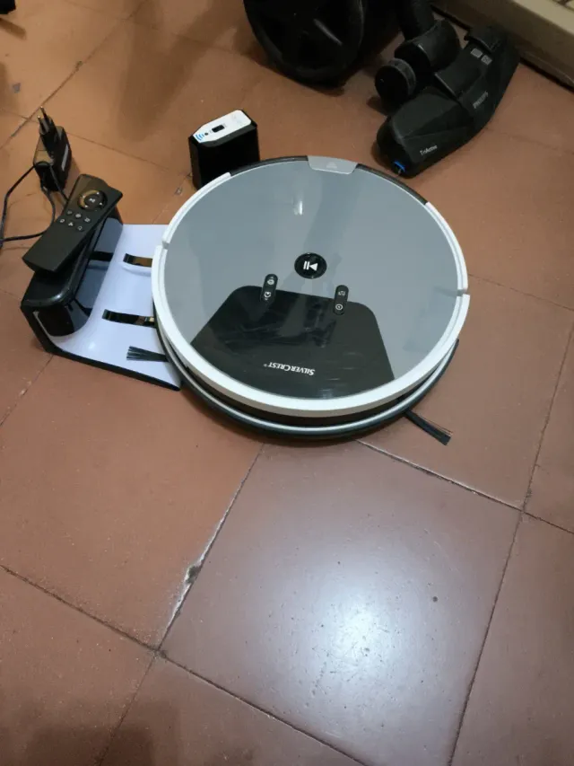 Robot Aspirador Silvercrest con Base y Mando