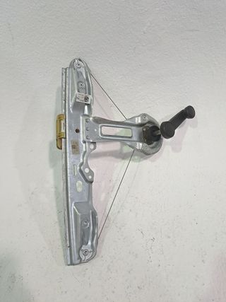 ELEVALUNAS TRASERO DERECHO FORD FOCUS (5)