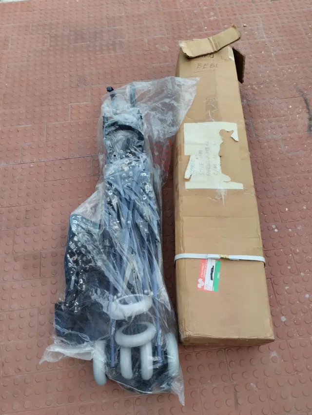 Cadeira dobrável para bebês ou crianças pequenas. 35€