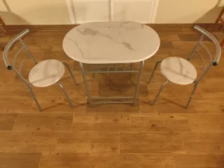 Mesa y 2 Sillas tanto para interior y exterior