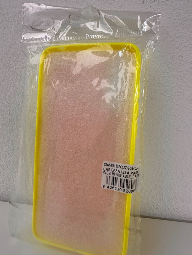 Funda Xiaomi Mi 9 Lite Silicona Amarilla