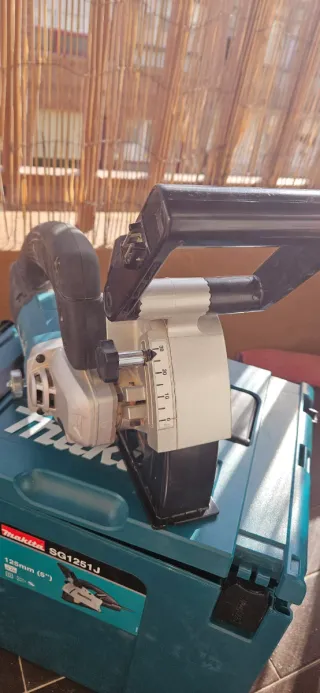 Makita SG1251 Rozadora 125mm