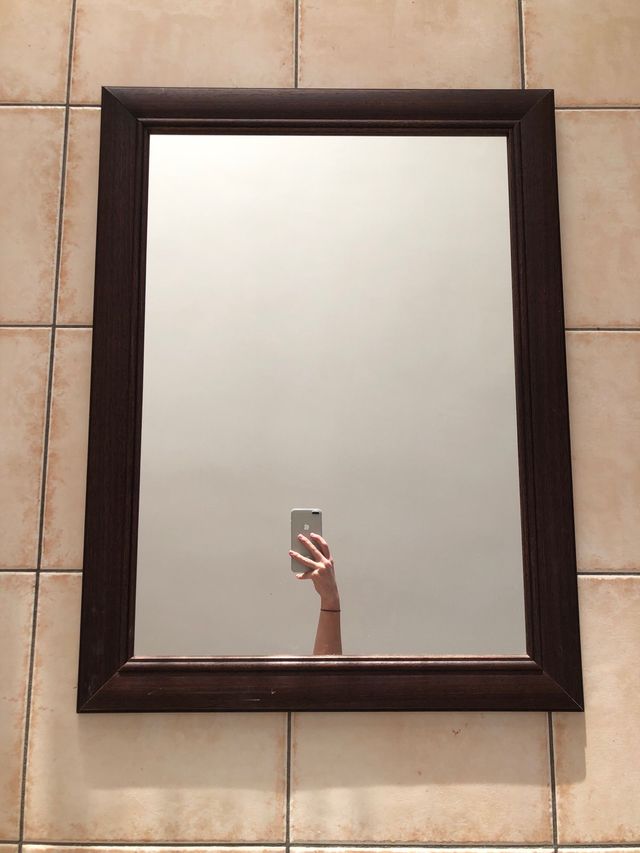 Espejo grande de madera