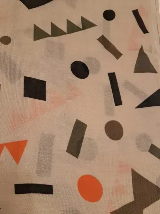 Pañuelo Skunkfunk Beige con Estampado Geométrico