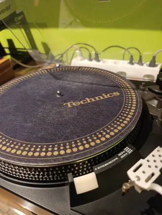 Giradiscos Technics SL-2000